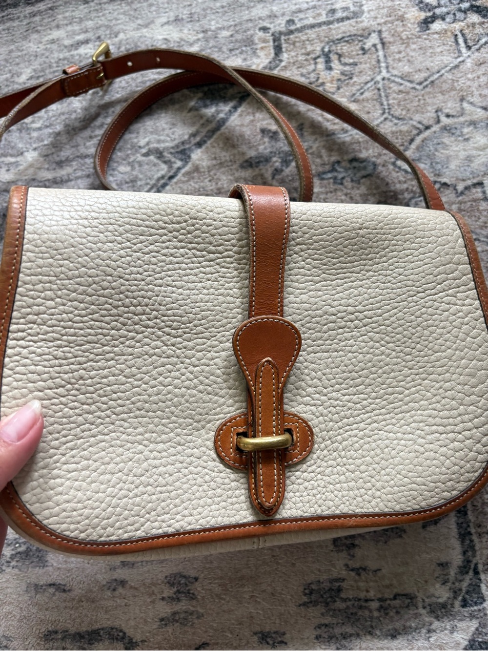Vintage Dooney & Bourke Equestrian Crossbody Bag Cream Pebbled Leather AWL - Picture 4 of 13